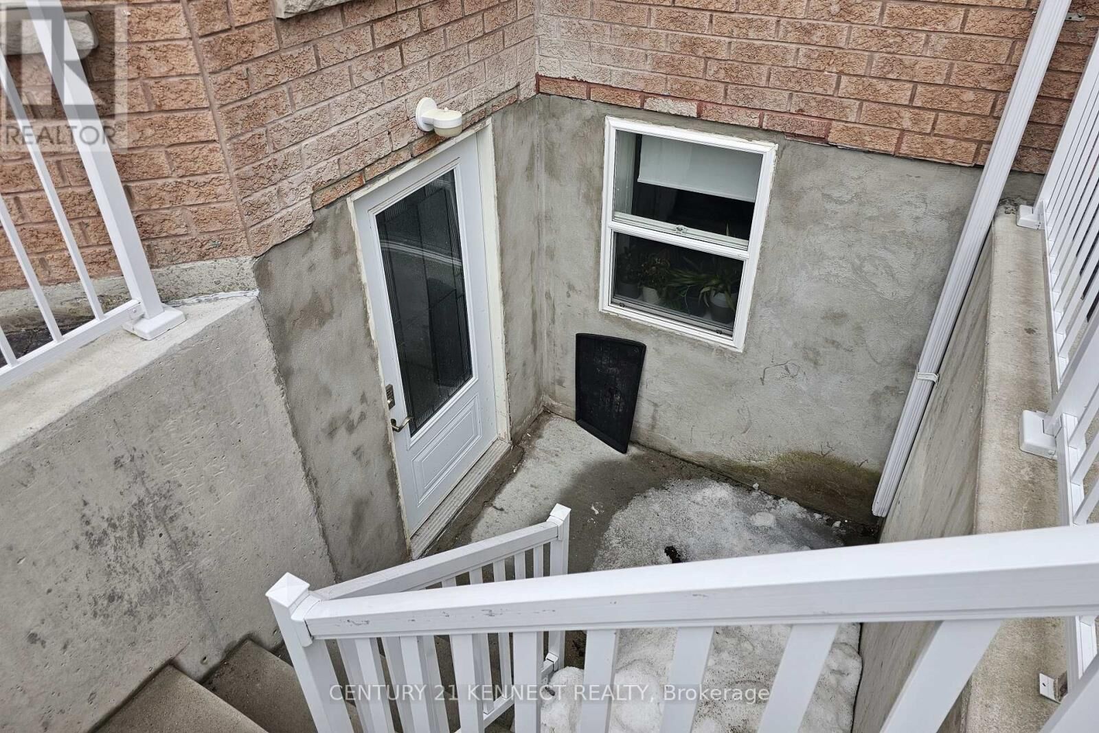 Property Photo:  156 Atherton Avenue Lower 1  ON L1T 0H8 