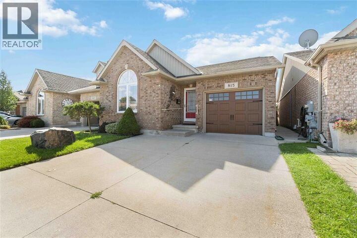 Property Photo:  815 Carriage Way  ON N7W 0A5 