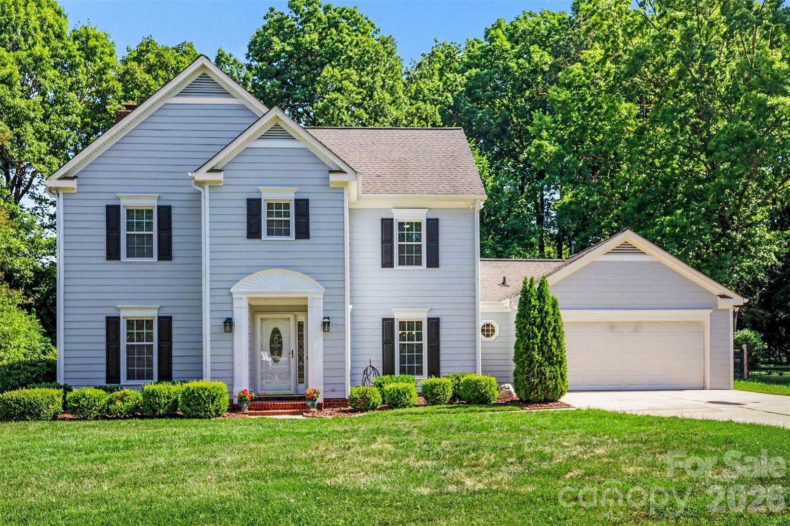 Property Photo: 4831 Deanscroft Drive NC 28226