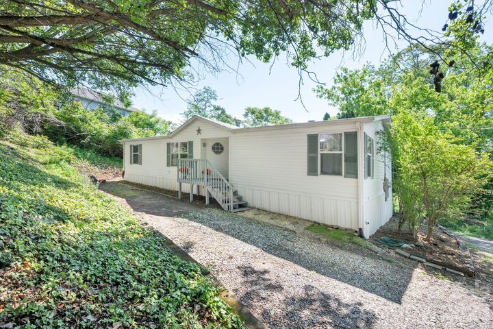Property Photo:  66 Green Oak Road  NC 28804 