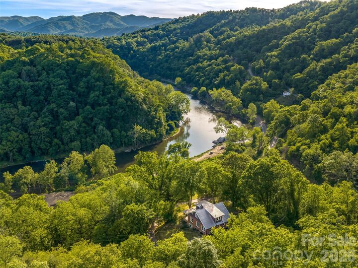 Property Photo: 296 Roberts Hill Road NC 28753