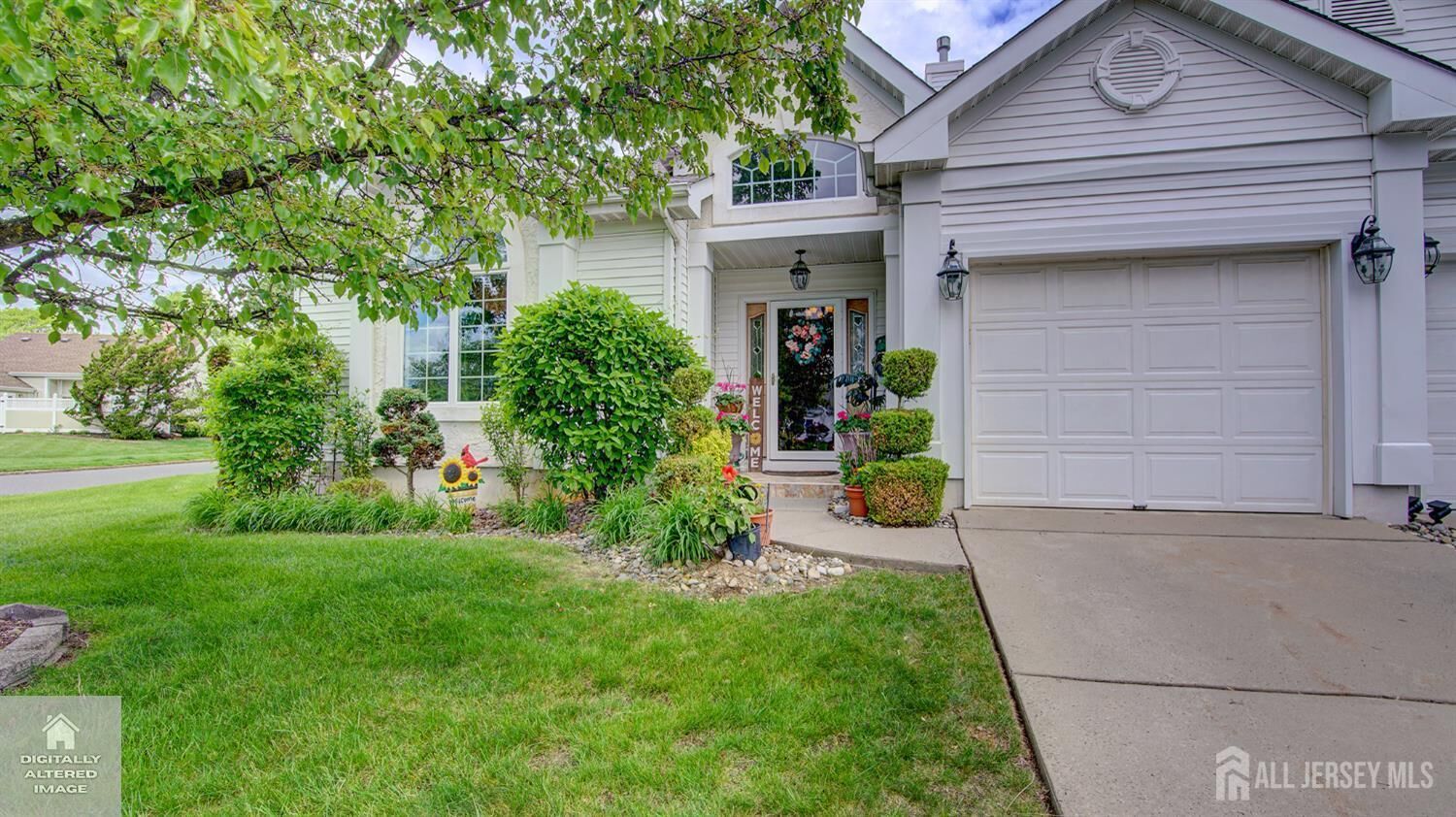 Property Photo: 1 Kingston Court NJ 08831