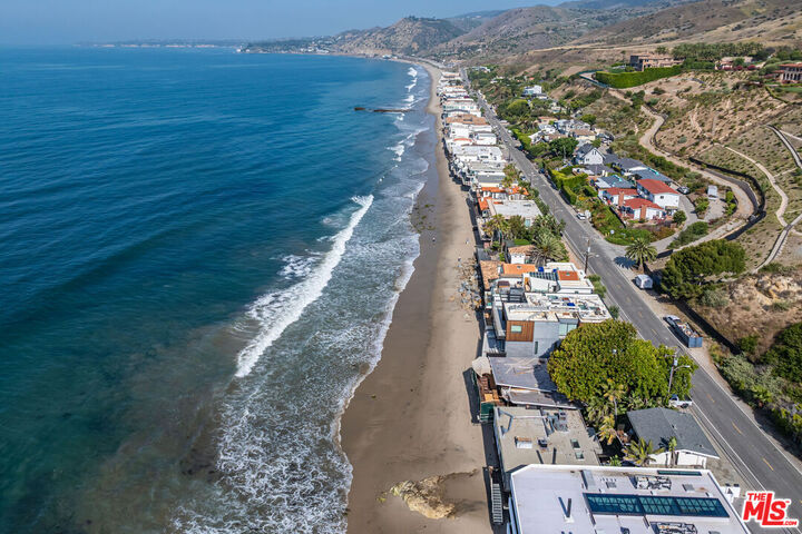 Property Photo:  25006 Malibu Rd  CA 90265 