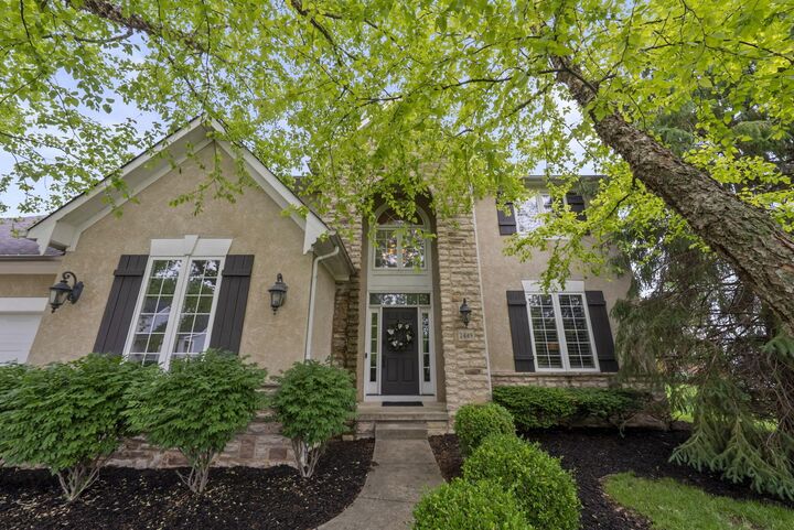 Property Photo:  2449 Minnie Court  OH 43035 