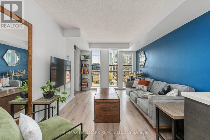 Property Photo:  400 Adelaide Street East 819  ON M5A 4S3 