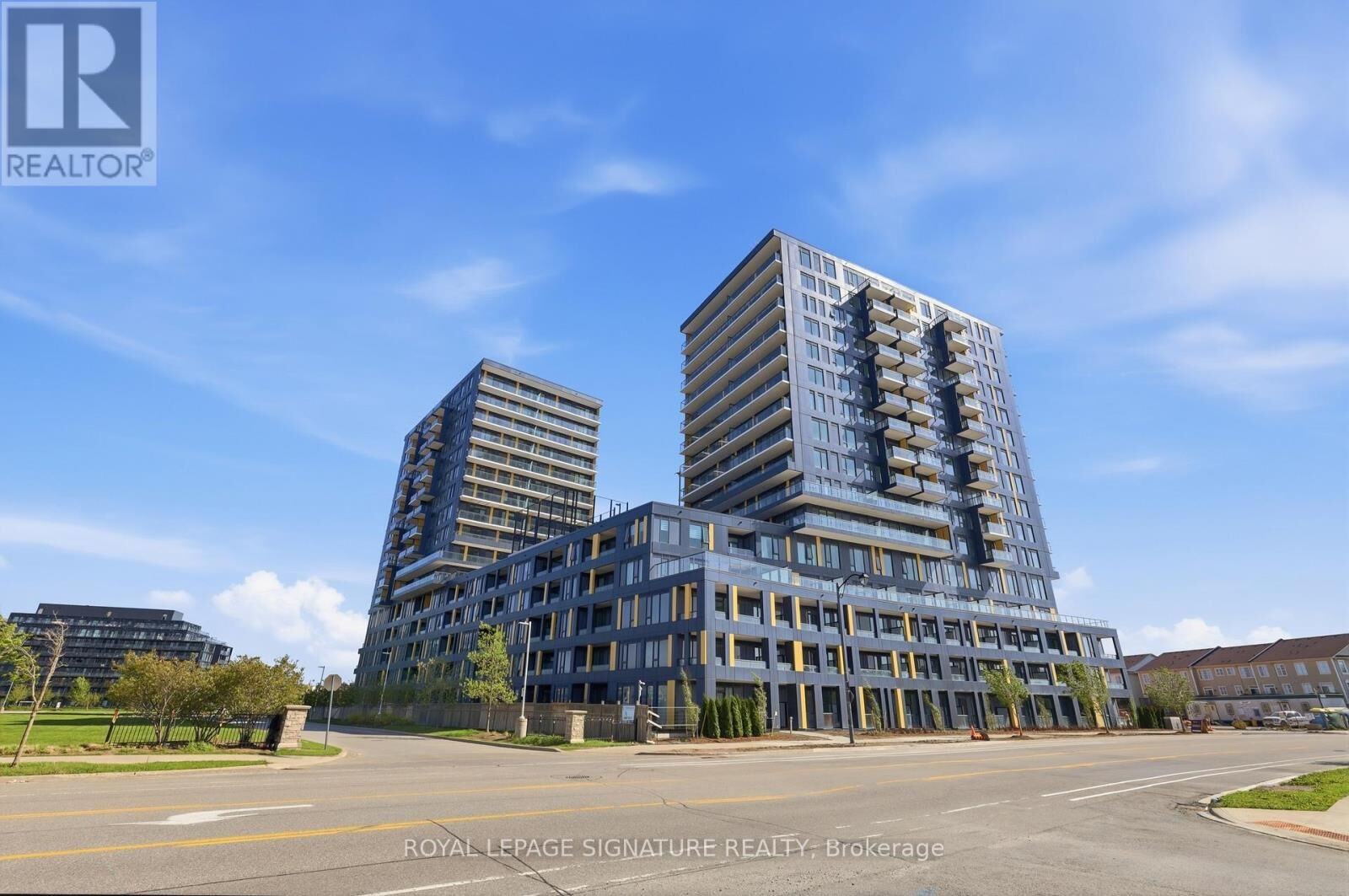 Property Photo:  4853 Thomas Alton Boulevard 415  ON L7M 0H3 