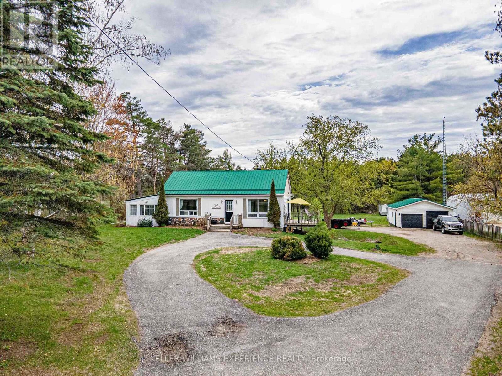 Property Photo:  3514 Penetanguishene Road  ON L4M 4Y8 