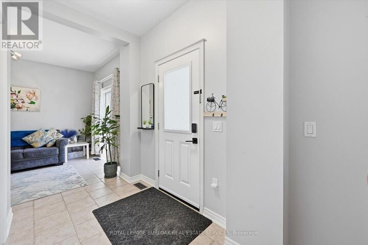 Property Photo: 1085 Harrogate Drive 35 ON L9K 1R2