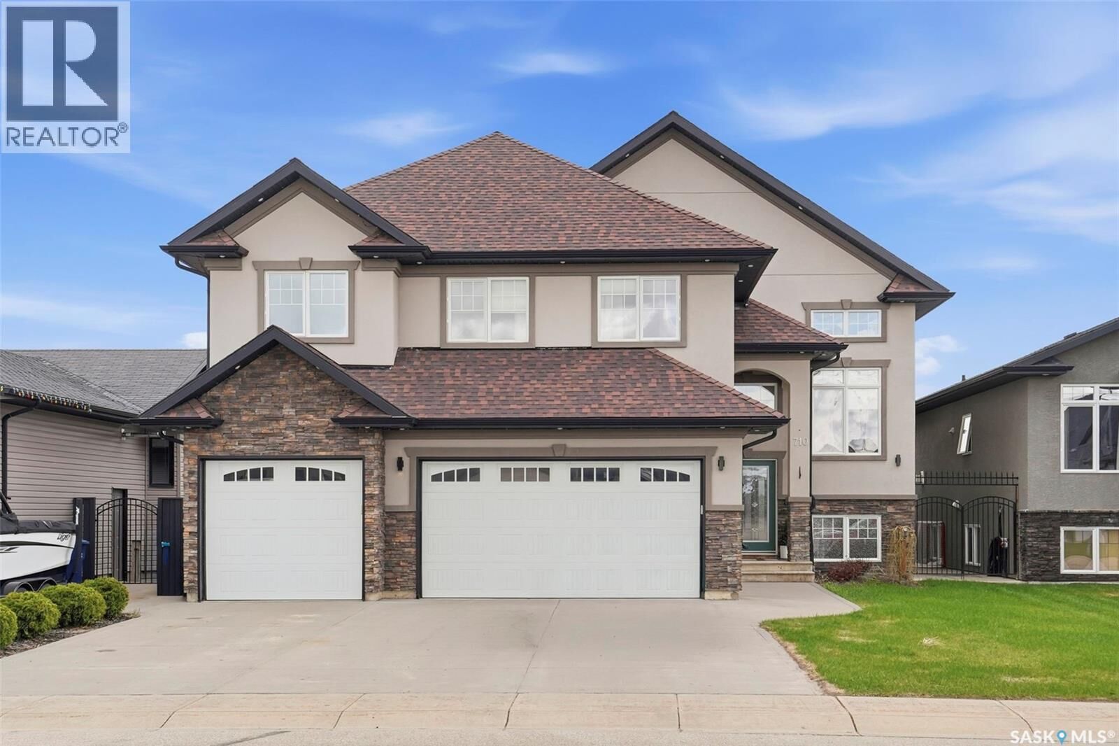 Property Photo:  710 Crystal Springs Drive  SK S0K 4S2 