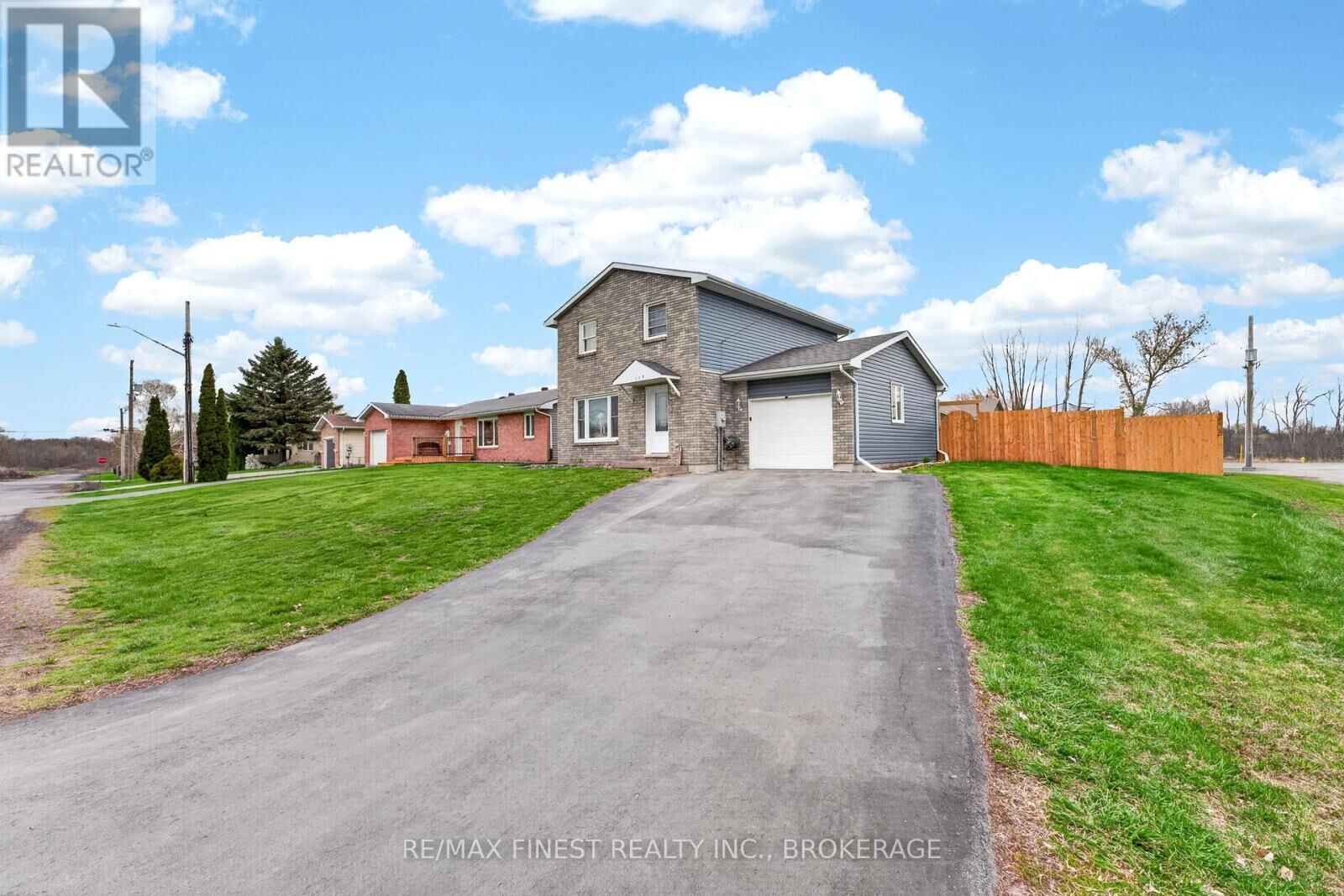 Property Photo: 239 Cross Street ON K0K 1X0