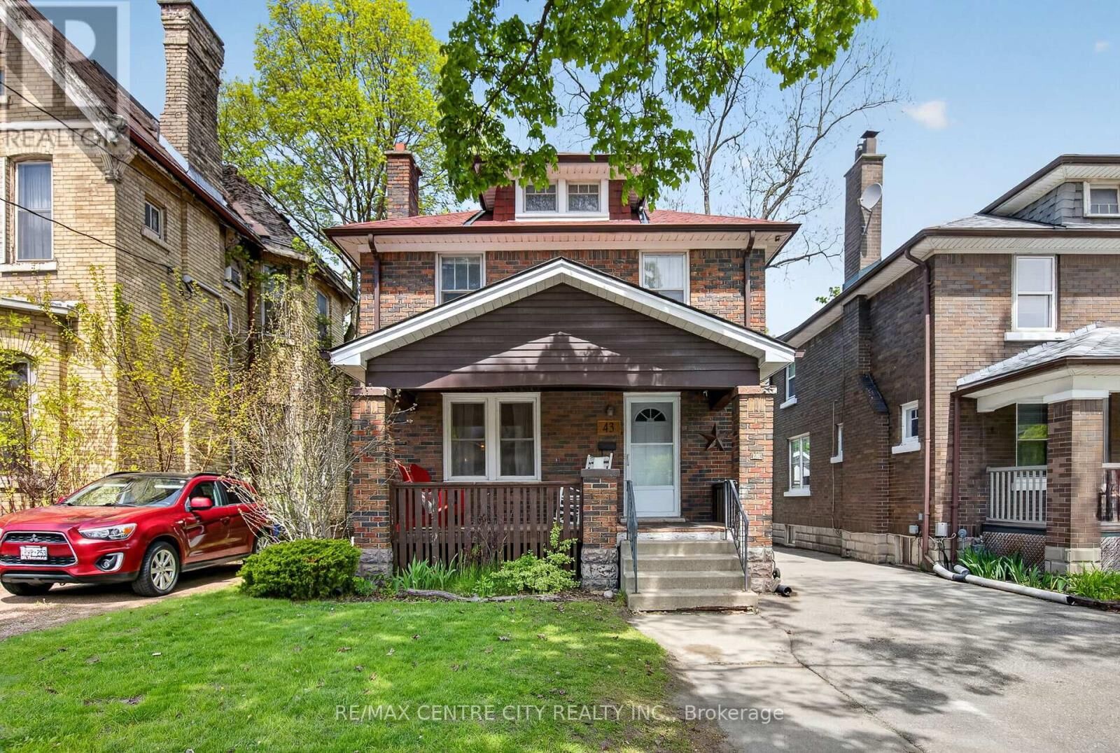 Property Photo:  43 Stanley Street  ON N6C 1B2 