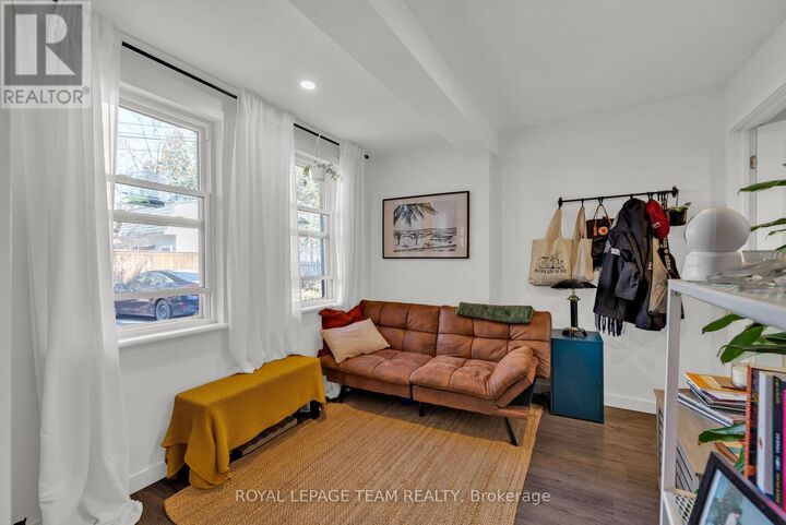 Property Photo:  325 Hinchey Avenue B  ON K1Y 1M1 