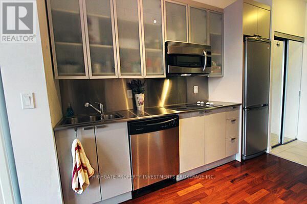 Property Photo: 111 Elizabeth Street 1835 ON M5G 1P7