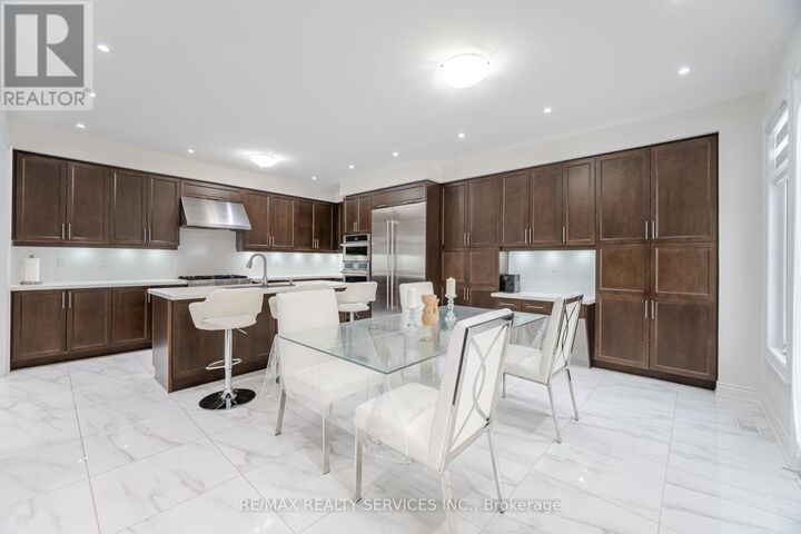 Property Photo:  20 Royal Fern Crescent  ON L7C 4G7 