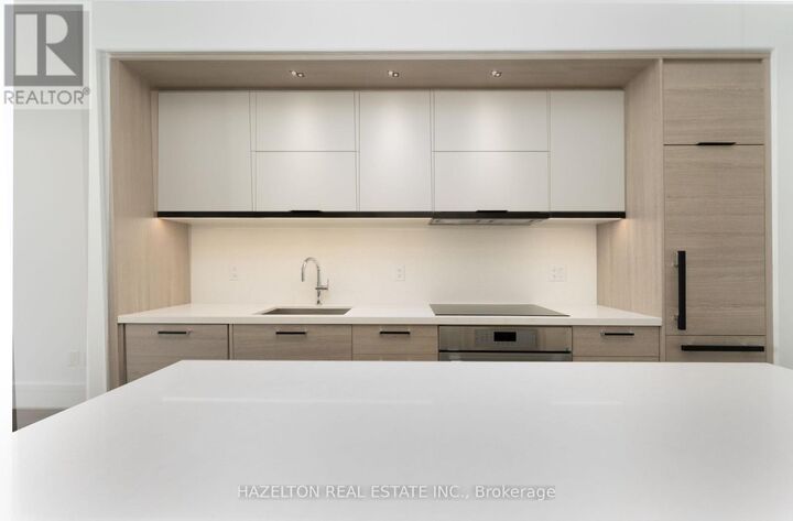 Property Photo:  215 Lonsdale Route 1505  ON M4V 0B4 