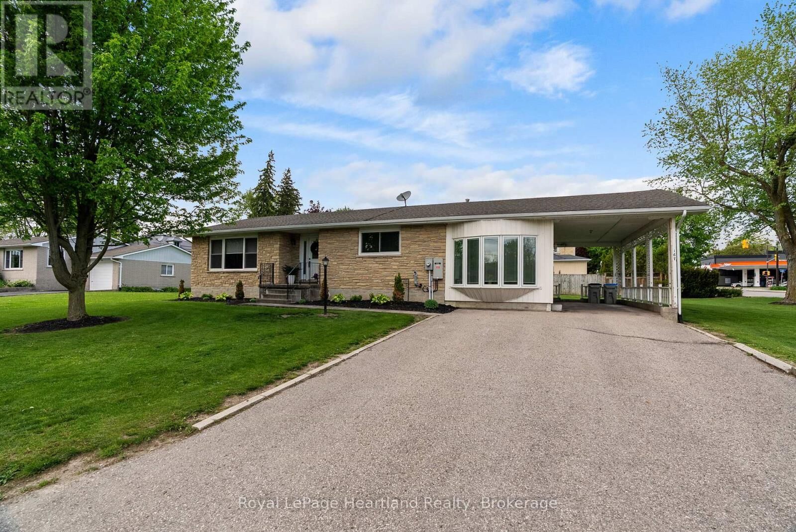 Property Photo:  167 Quebec Street  ON N0K 1N0 