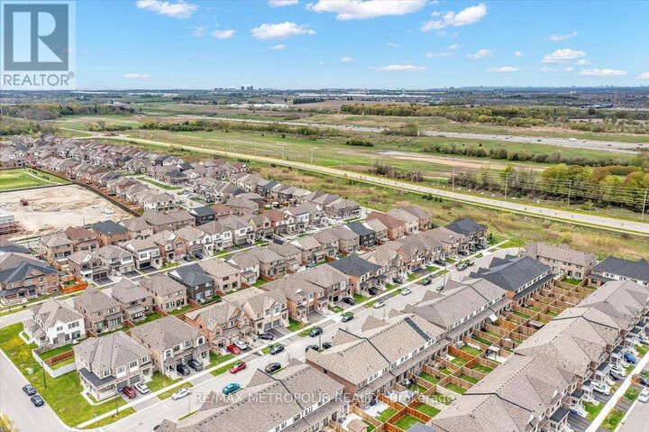 Property Photo:  120 Laing Drive  ON L1P 0N5 