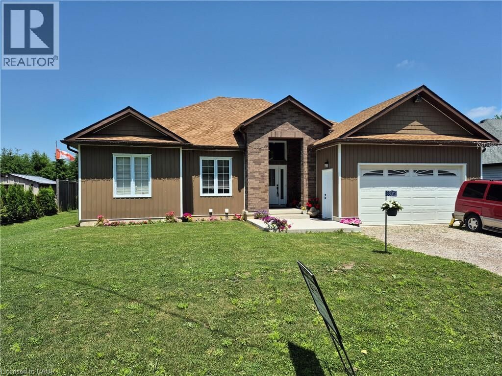 Property Photo:  38812 Vienna Street  ON N0M 2R0 