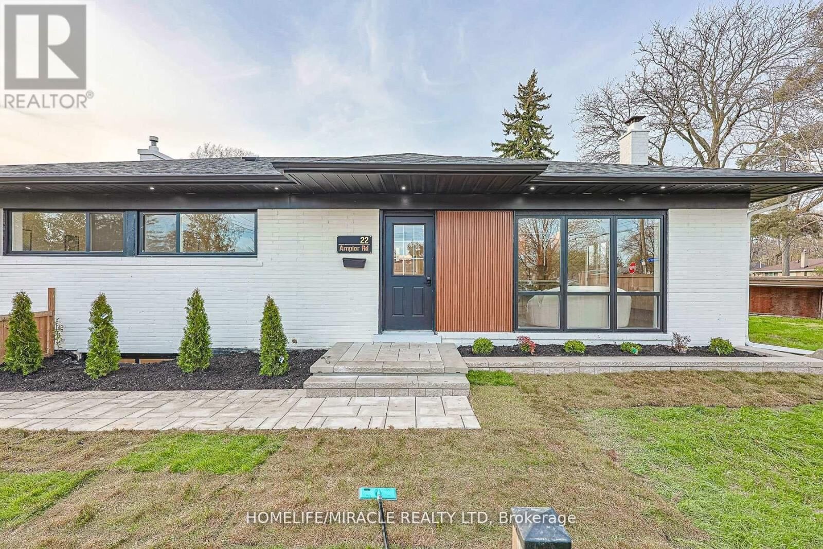 Property Photo:  22 Arnprior Road  ON M1K 5A6 