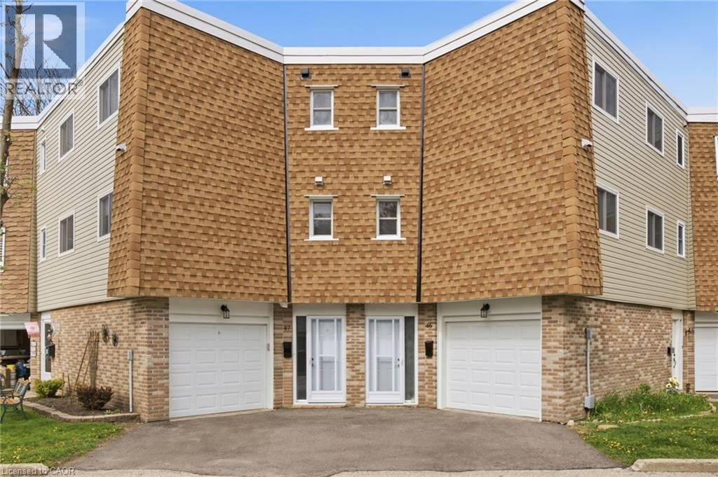 Property Photo:  60 Elmsdale Drive 46  ON N2E 2G4 