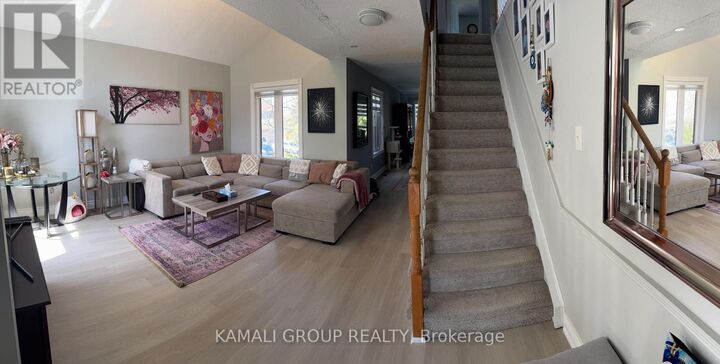 Property Photo:  2 Ross Linton Drive  ON L4G 6T3 