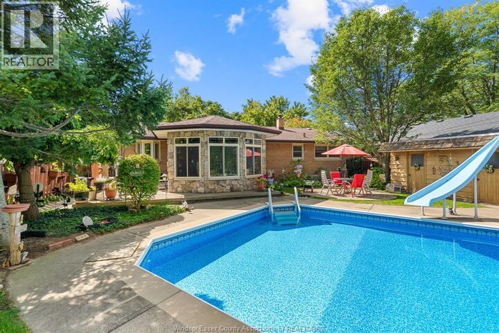 Property Photo:  9 Audrey Street  ON N8H 2K7 