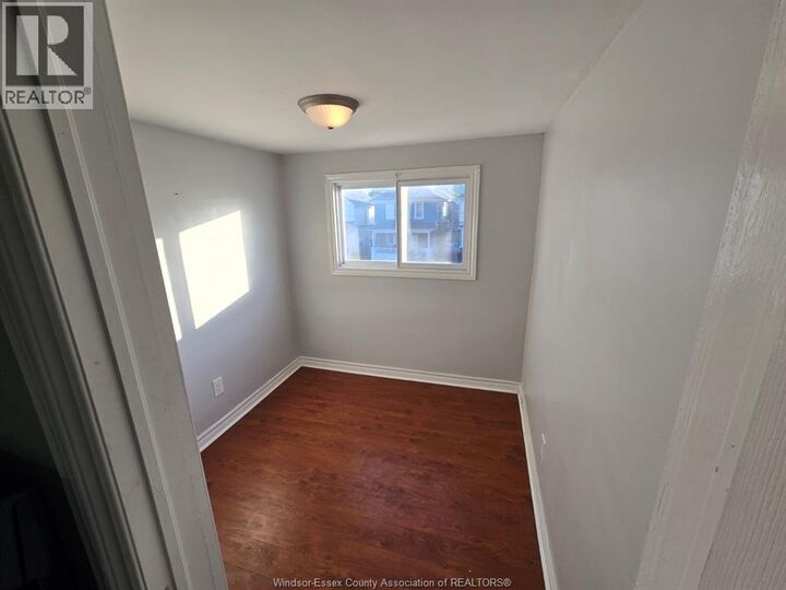 Property Photo:  1106-1108 Elm Avenue Upper  ON N9A 5H7 