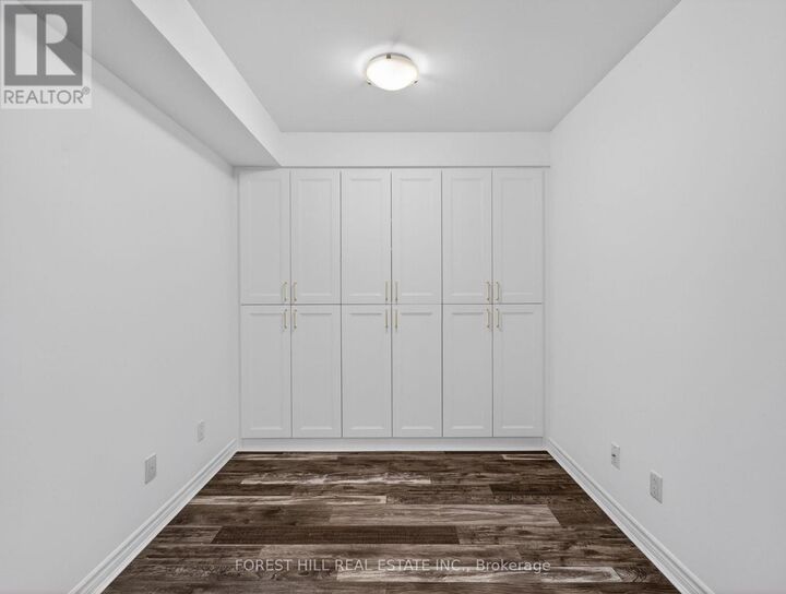 Property Photo:  35 Saranac Boulevard 224  ON M6A 2G4 