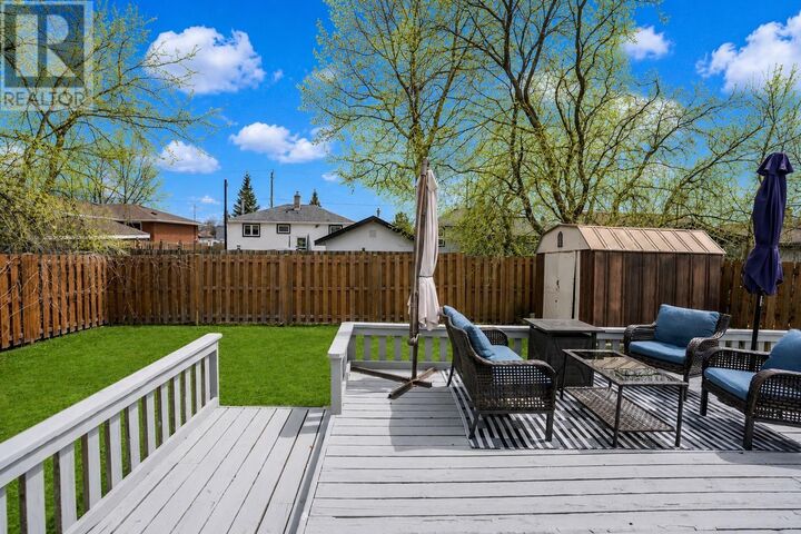 Property Photo: 237 Windemere Ave S ON P7B 4M8
