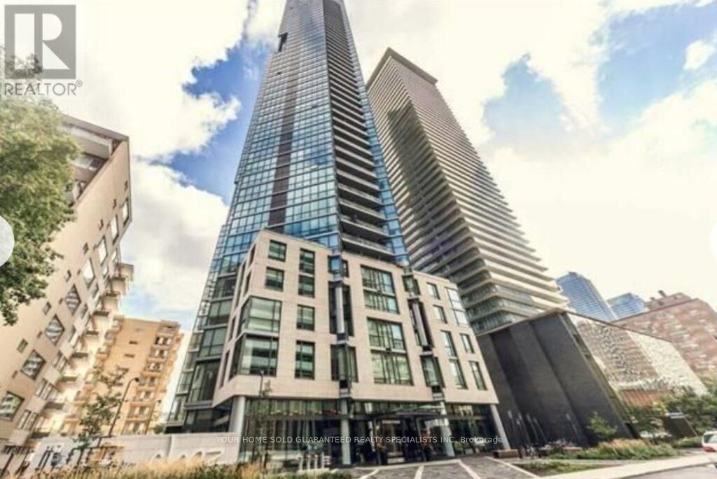 Property Photo:  42 Charles Street East 4903  ON M4Y 1T4 