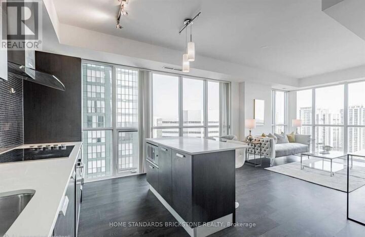 Property Photo:  11 Bogert Avenue 1802  ON M2N 1K4 