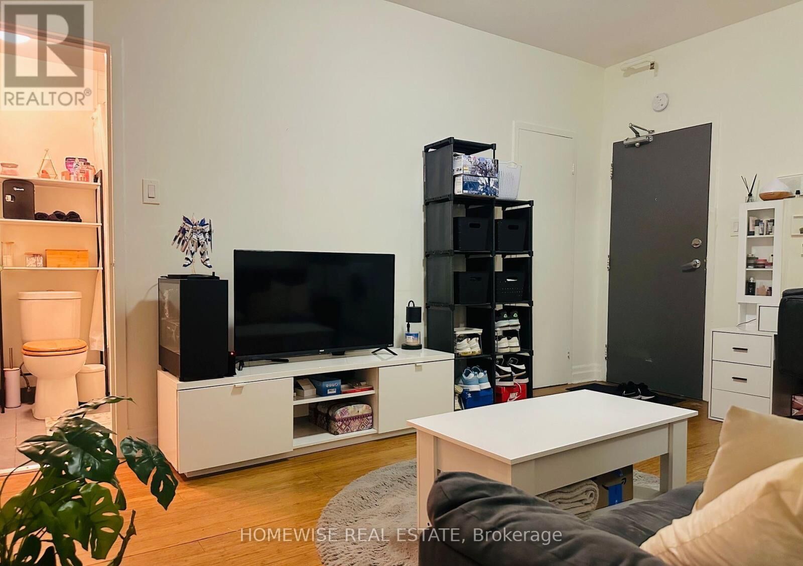 Property Photo:  1 Triller Avenue 209  ON M6K 3B7 