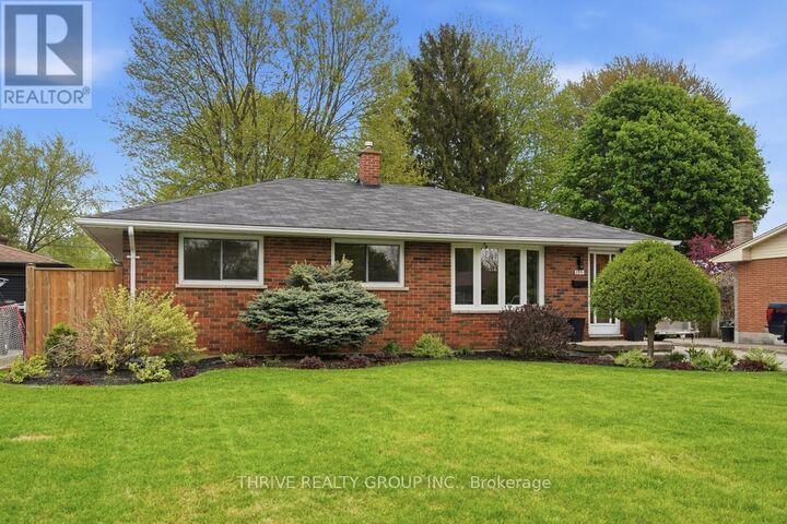 Property Photo:  329 Strathroyal Avenue  ON N7G 3G5 