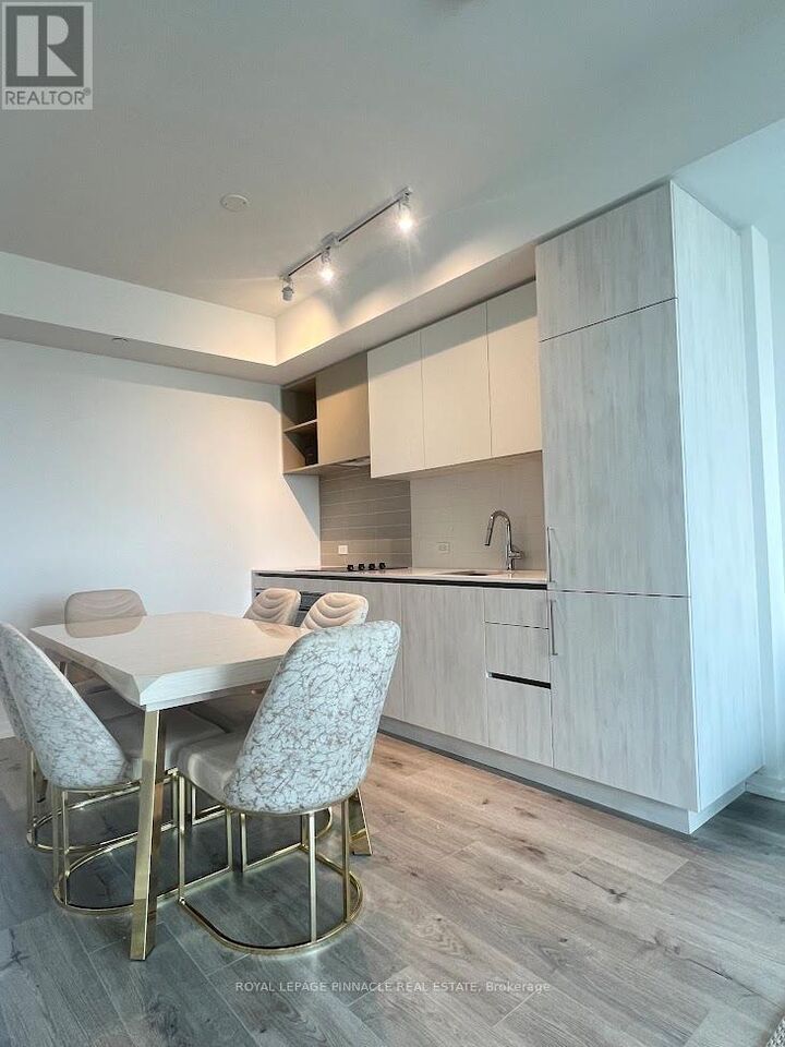 Property Photo: 7890 Jane Street 2701 ON L4K 0K9