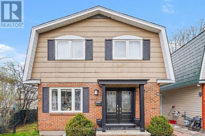 Property Photo:  62 Priam Way  ON K2H 8S8 