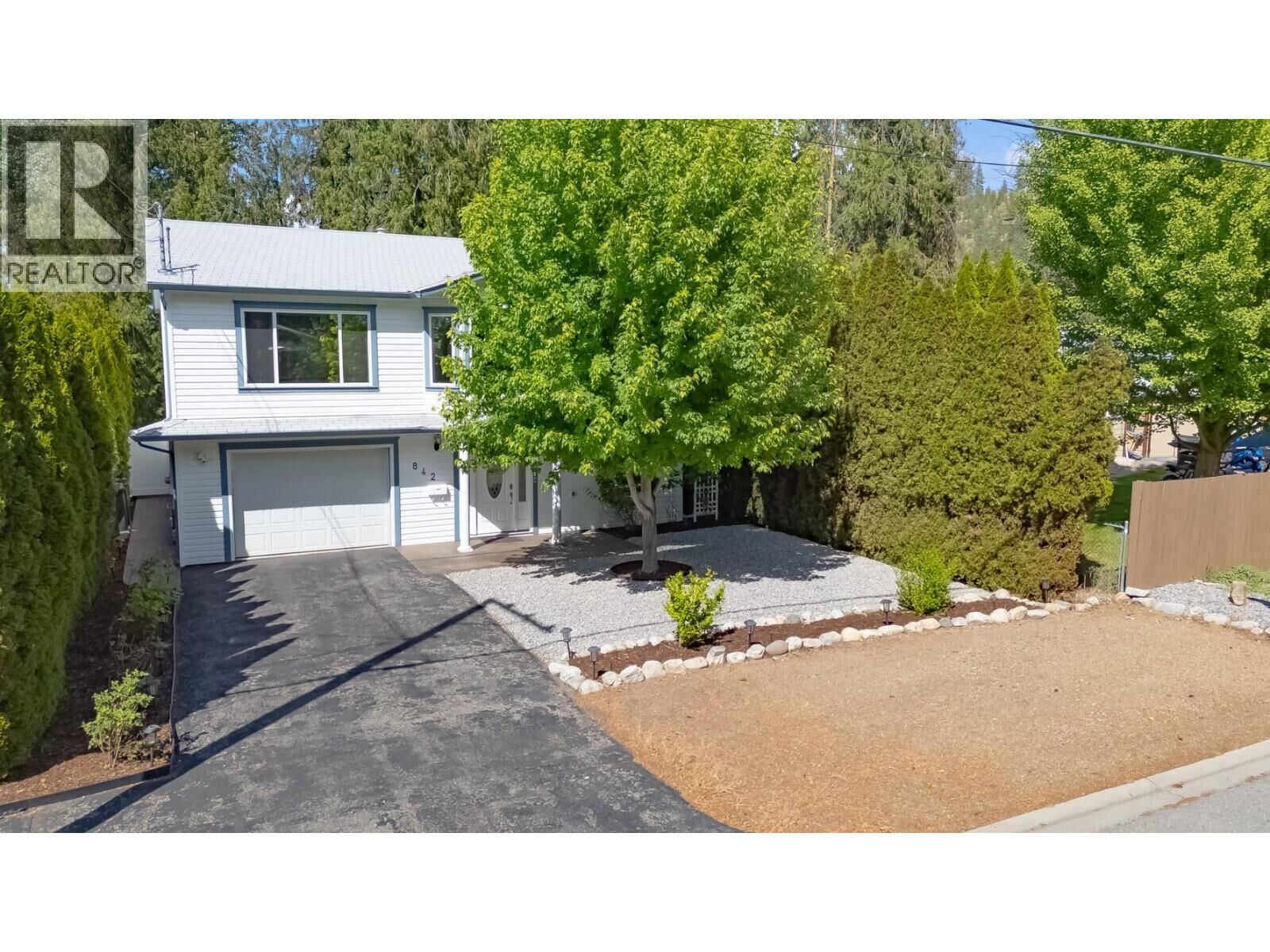 Property Photo:  842 Raymer Road  BC V1W 1J8 