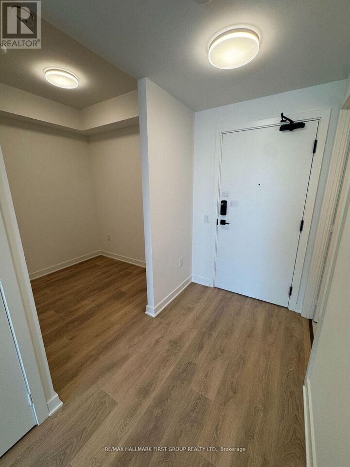 Property Photo:  1185 Dupont Street 621  ON M6H 0G5 