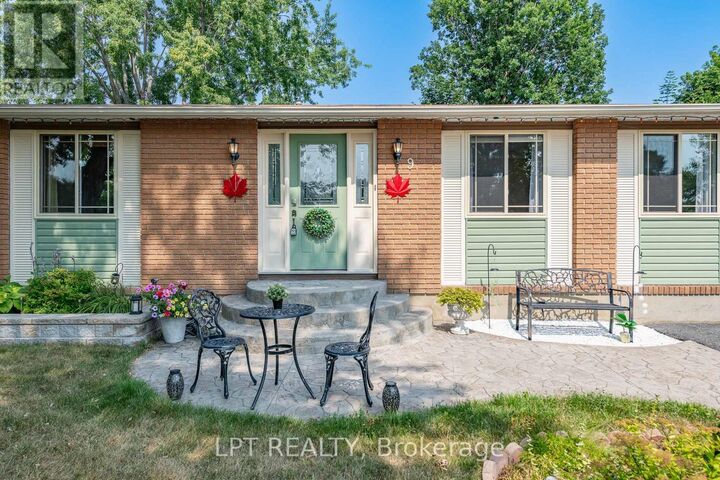 Property Photo: 9 Dallaire Crescent ON K0A 2Z0