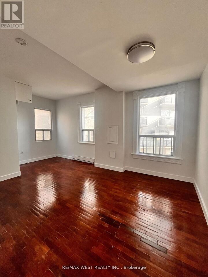 Property Photo:  96 Springhurst Avenue 3  ON M6K 1C1 