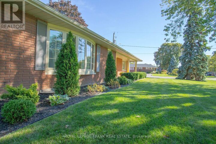 Property Photo:  401 Fairview Drive  ON L1N 3A9 