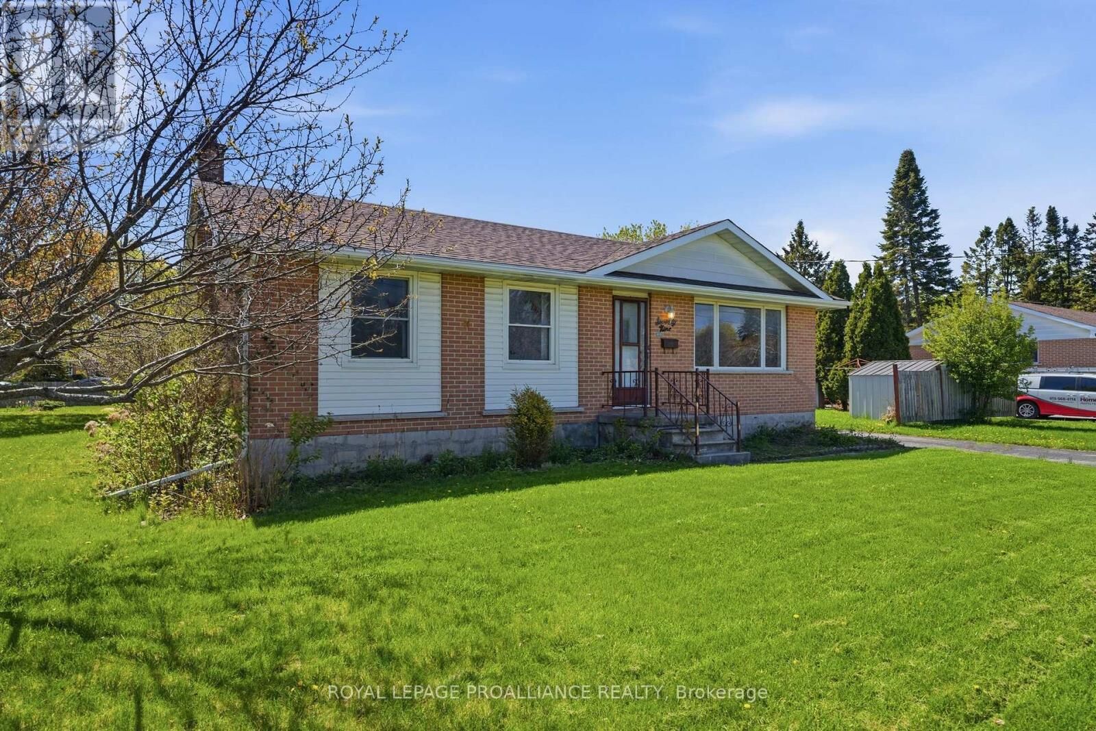 Property Photo:  79 Cascade Boulevard  ON K8P 4L6 