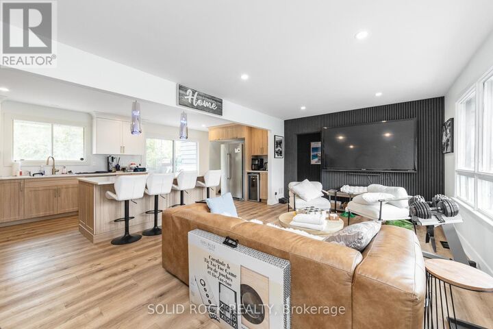 Property Photo:  20 Norway Spruce Street  ON K2S 1P3 