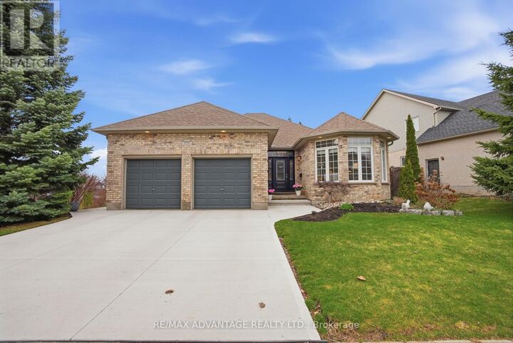 Property Photo:  993 Gabor Street  ON N6K 4V5 
