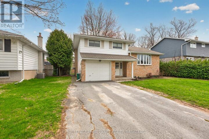 Property Photo:  296 Olympus Avenue  ON K7M 4T9 