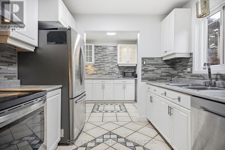 Property Photo:  728 Norwood Avenue  ON N5Y 4M7 