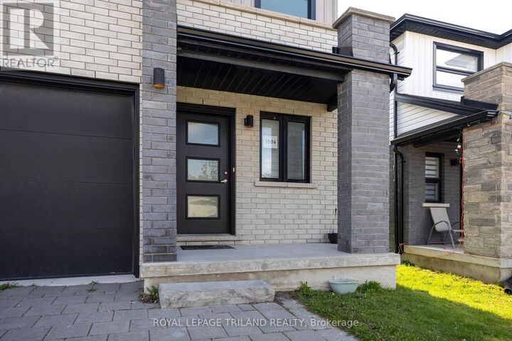 Property Photo:  1994 Foxridge Crescent  ON N6G 0L8 