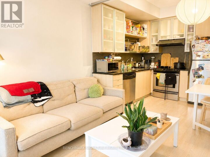 Property Photo:  33 Lombard Street 905  ON M5C 3H8 