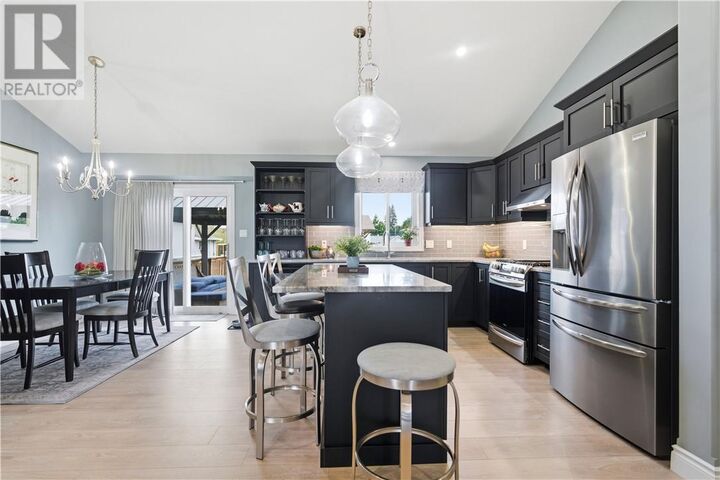 Property Photo: 46 Meadowgreen Drive ON P3L 0B1