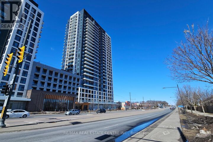 Property Photo: 7950 Bathurst Street 416 ON L4J 0L4