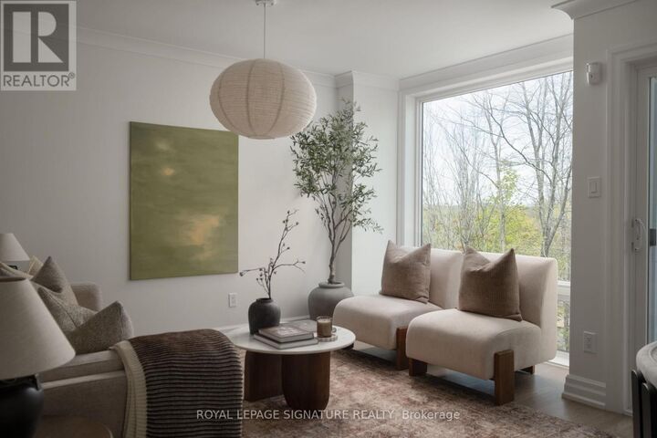 Property Photo:  98 Dallimore Circle  ON M3C 4C5 